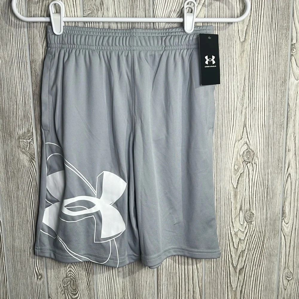 Youth Under Armour Athletic Shorts Pocket Gray NWT Size Medium